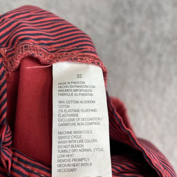 NWOT Izod Men's Size 32 x9.5 Saltwater Stretch Chino Shorts Red Cotton Blend - Picture 5 of 7